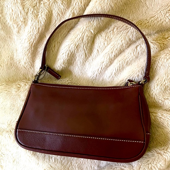 Coach burgundy leather bag, inside zip pocket, like new